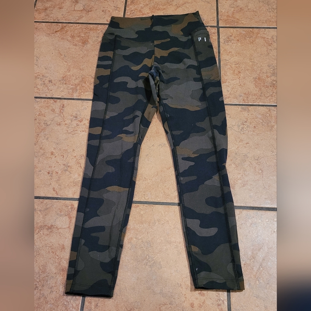 Pink Victoria's Secret Camo Leggings! Size: S